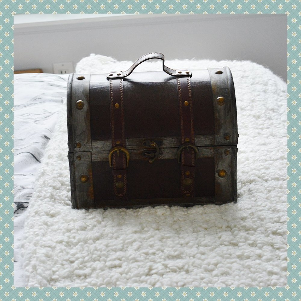 Vintage Style Wooden Storage Chest